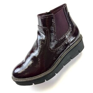 Clarks Airabell Chelsea womens boots Size 7 ankle wedge heel slip on Comfort